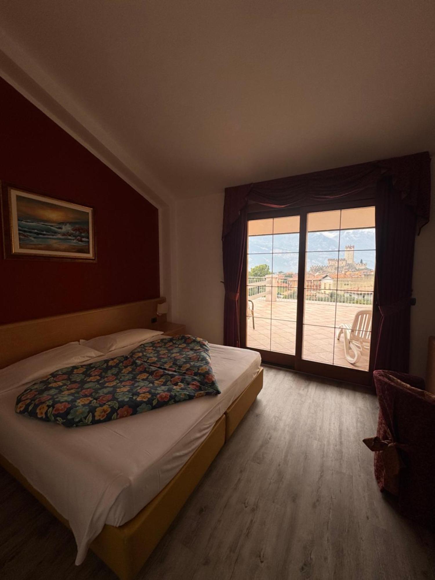 Hotel Alpi Malcesine Exteriör bild